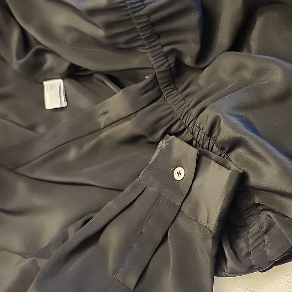 Diane Von Furstenberg Ex Cond & Pro Cleaned Silk Jumpsuit W/ Pockets, Large, $75 - Picture 10 of 14